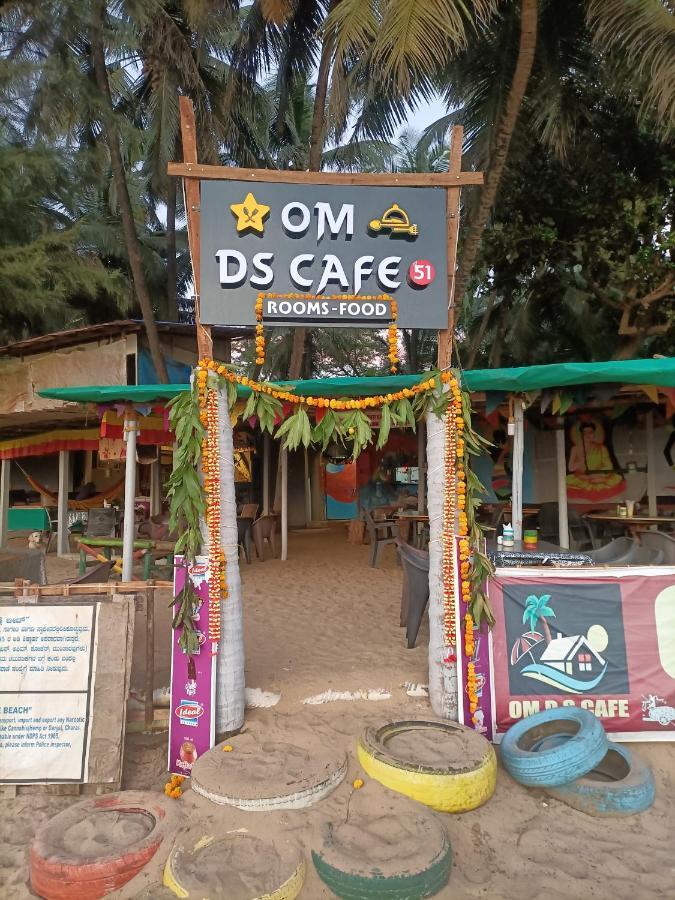 Om D S Cafe 51 & Beach Stay Gokarna  Luaran gambar