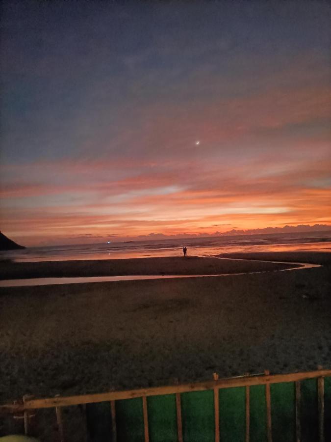 Om D S Cafe 51 & Beach Stay Gokarna  Luaran gambar
