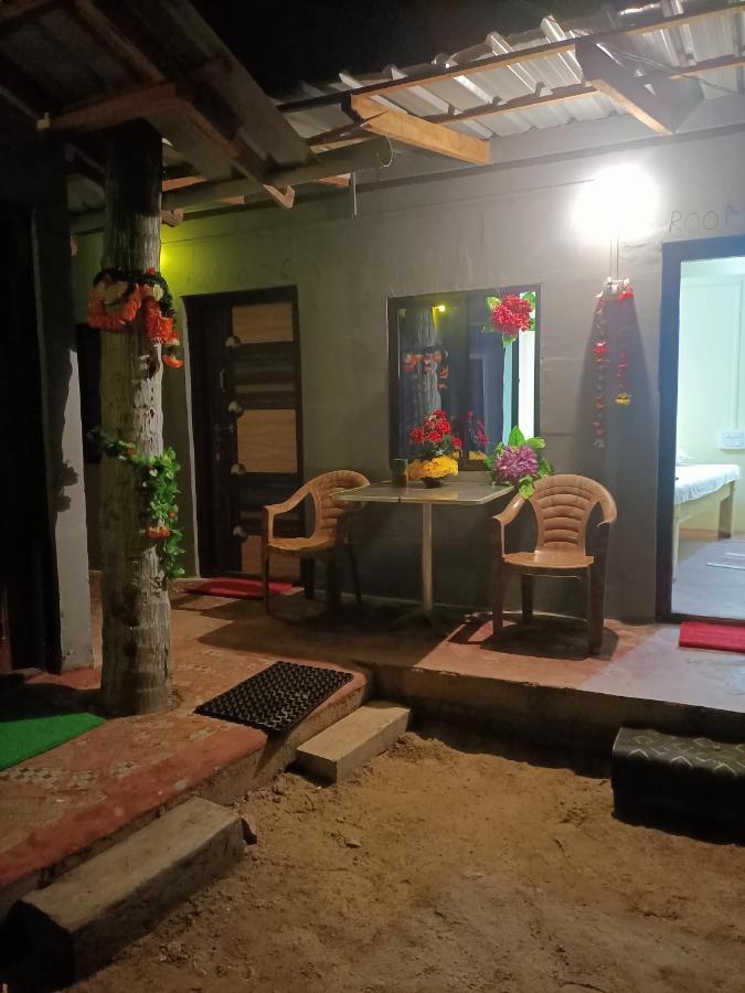 Om D S Cafe 51 & Beach Stay Gokarna  Luaran gambar