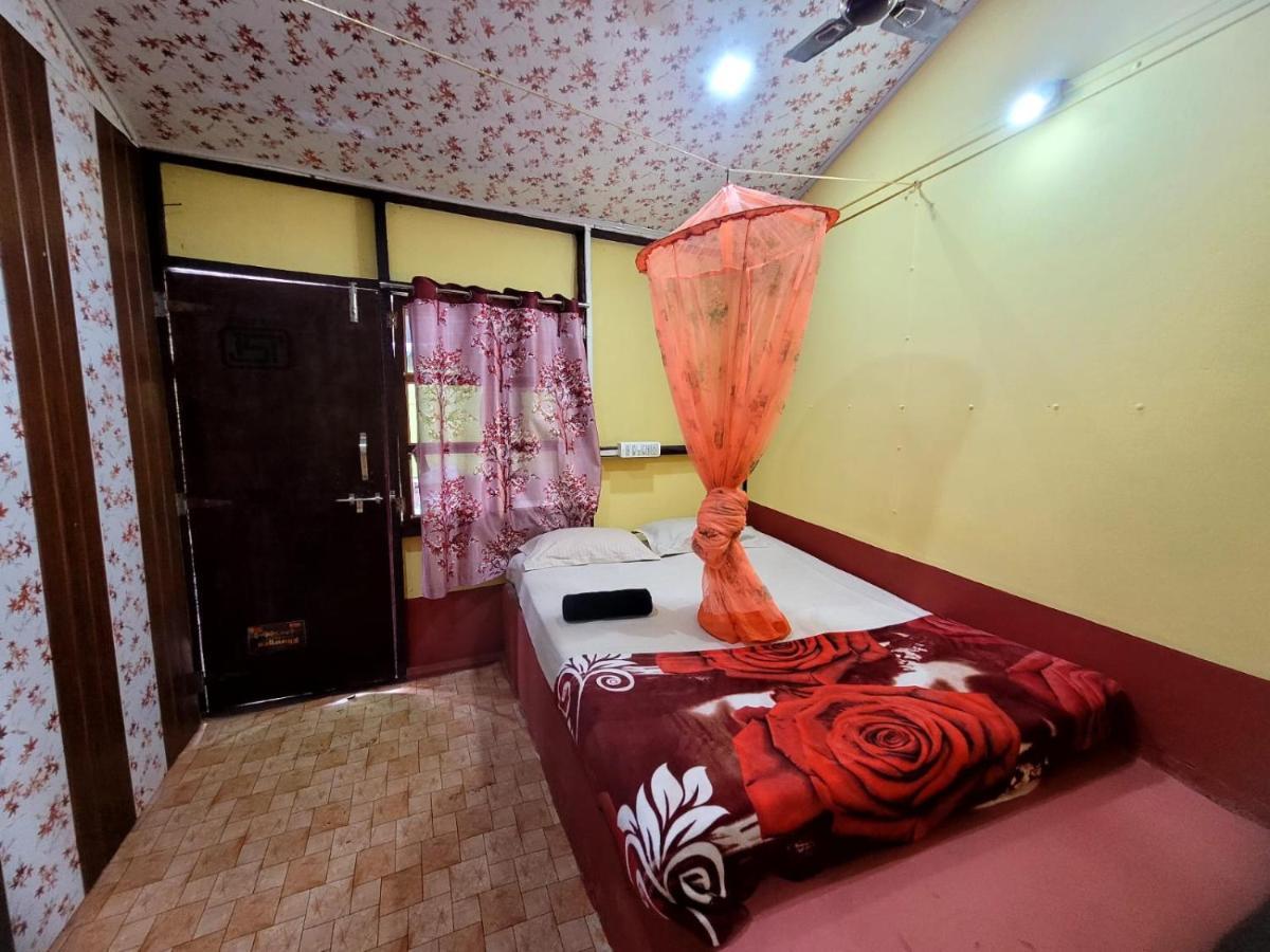 Om D S Cafe 51 & Beach Stay Gokarna  Luaran gambar