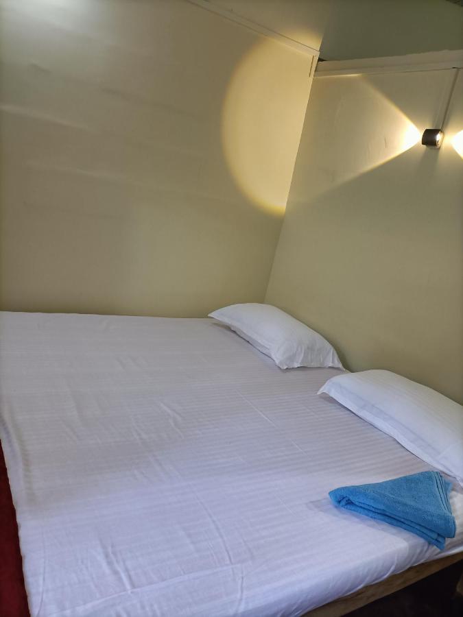 Om D S Cafe 51 & Beach Stay Gokarna  Luaran gambar
