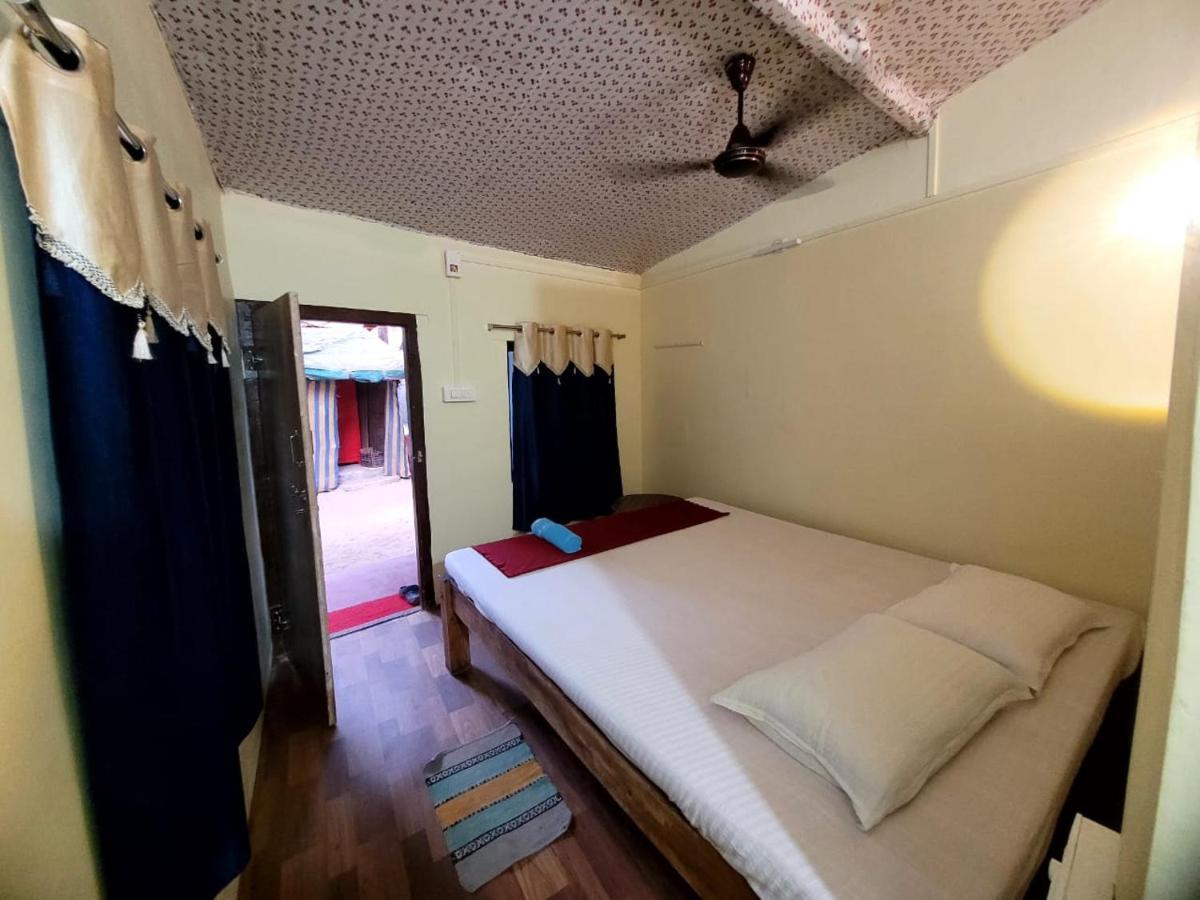 Om D S Cafe 51 & Beach Stay Gokarna  Luaran gambar