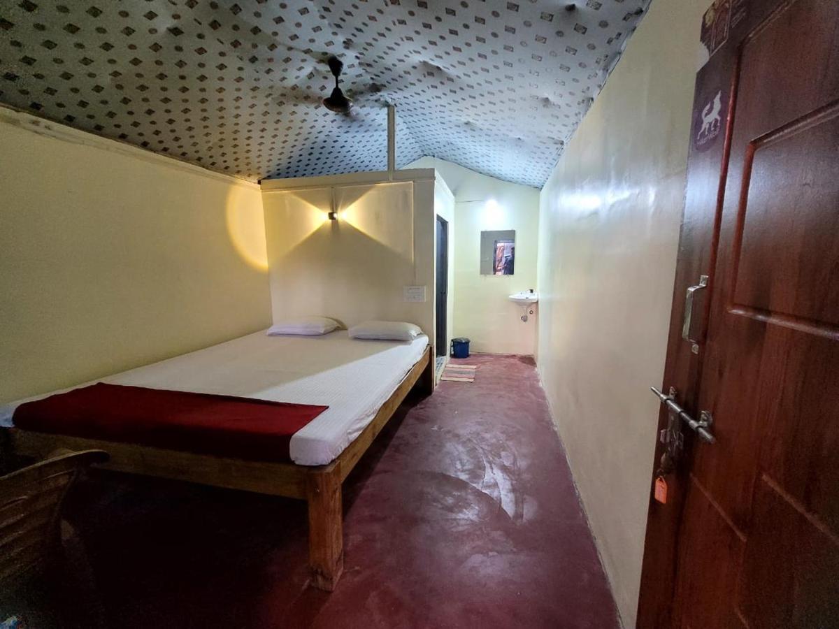 Om D S Cafe 51 & Beach Stay Gokarna  Luaran gambar