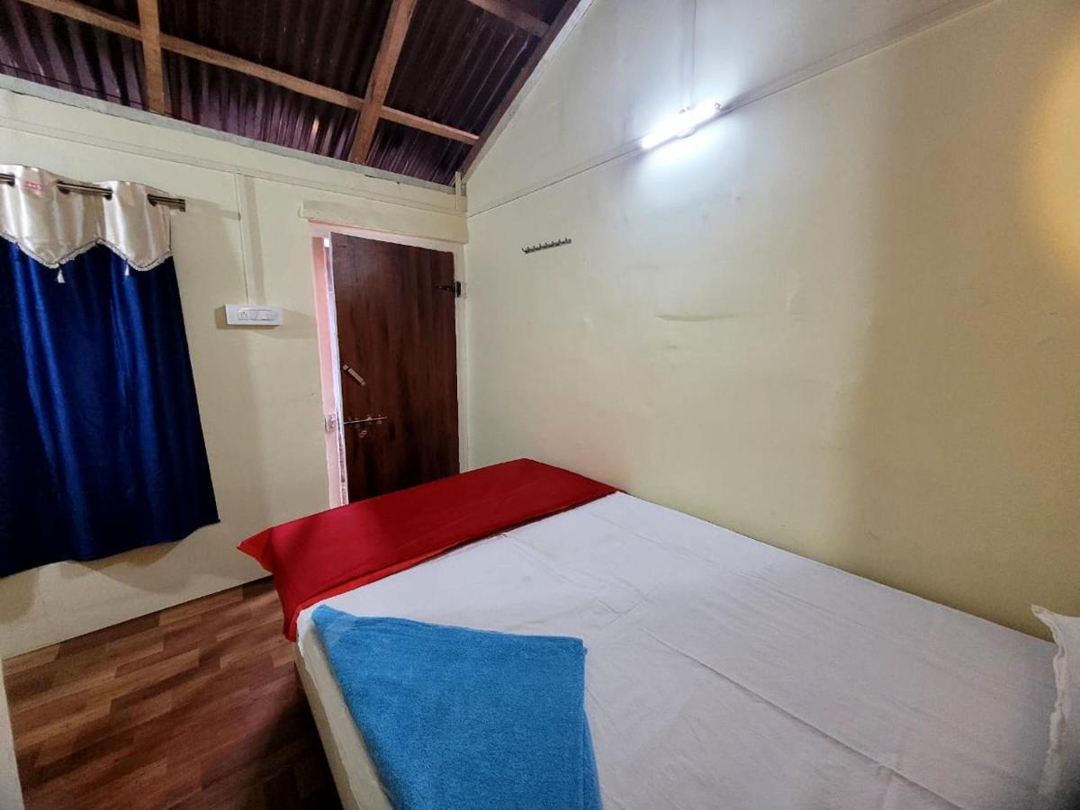 Om D S Cafe 51 & Beach Stay Gokarna  Luaran gambar