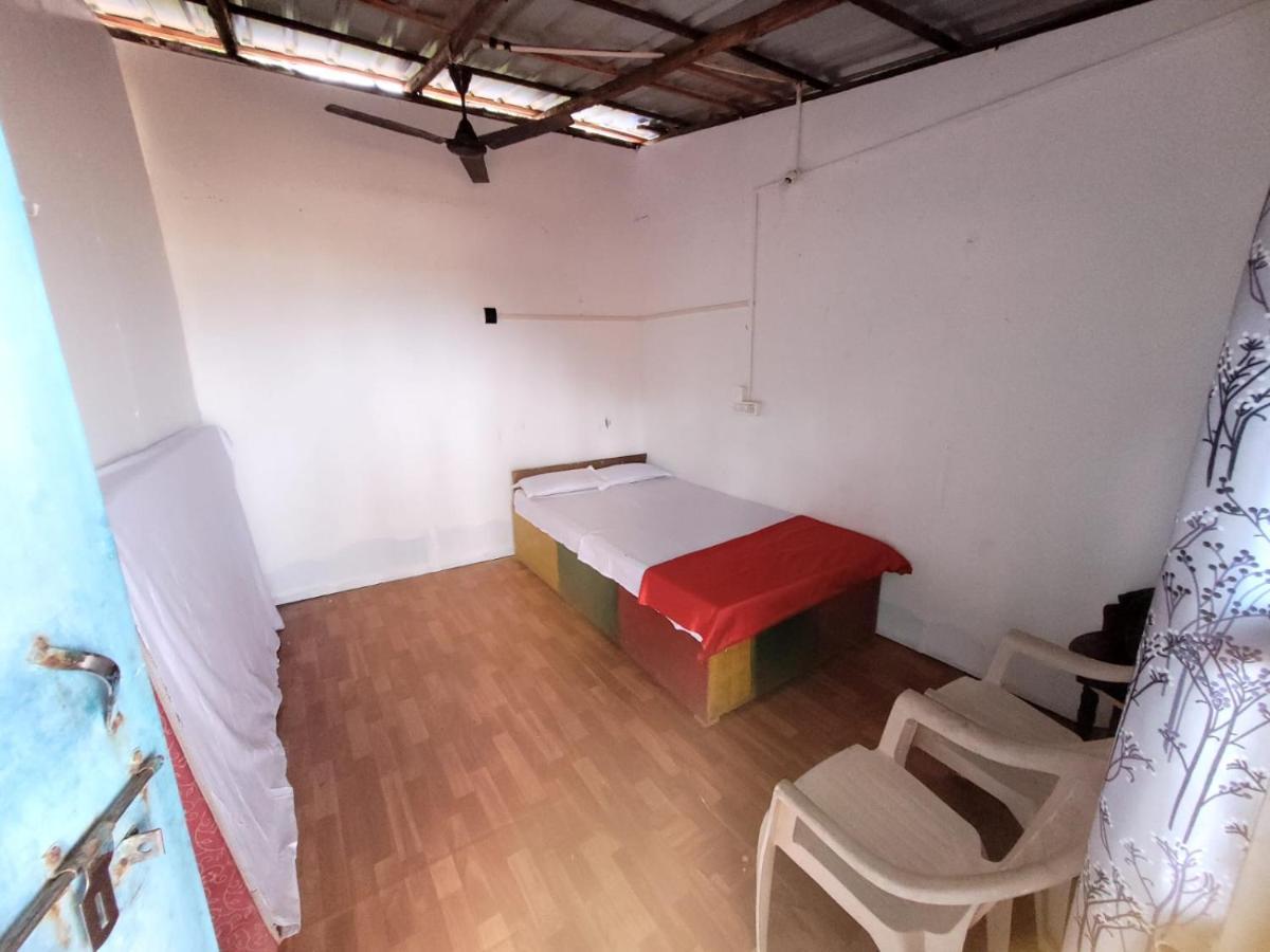 Om D S Cafe 51 & Beach Stay Gokarna  Luaran gambar